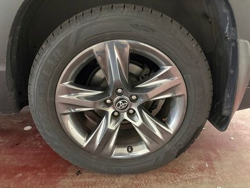 Used 2017 Toyota Highlander Limited Platinum image 27