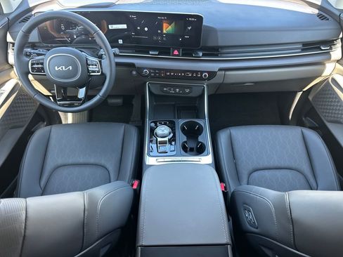 New 2026 Kia Carnival EX FWD image 21