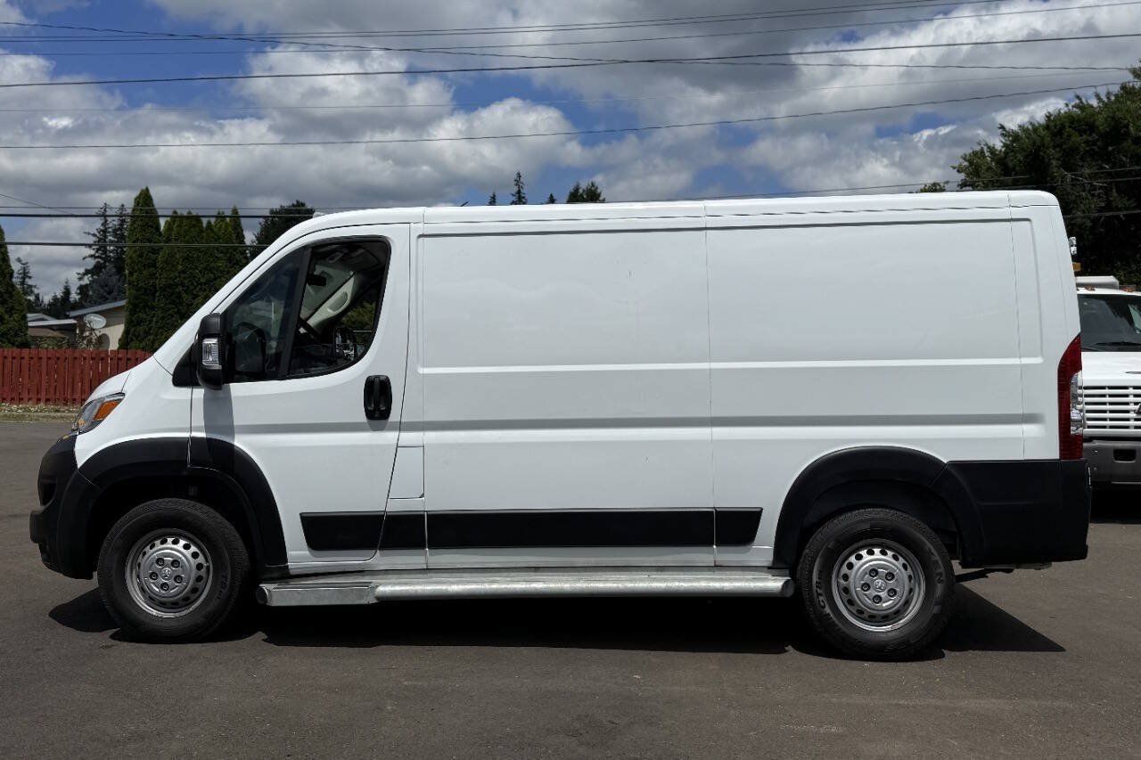 Used 2025 RAM ProMaster 2500 w/ U-Haul Equipment Group FWD image 2
