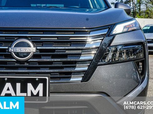 Used 2025 Nissan Rogue SV image 12