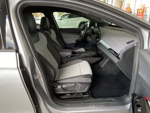 Used 2024 Volkswagen ID.4 2WD image 36