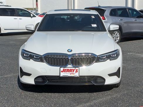Used 2022 BMW 330i xDrive Sedan w/ Premium Package AWD/4WD image 2