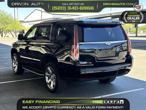 Used 2018 Cadillac Escalade Luxury RWD image 5