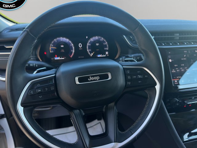 Used 2023 Jeep Grand Cherokee Laredo AWD/4WD image 13