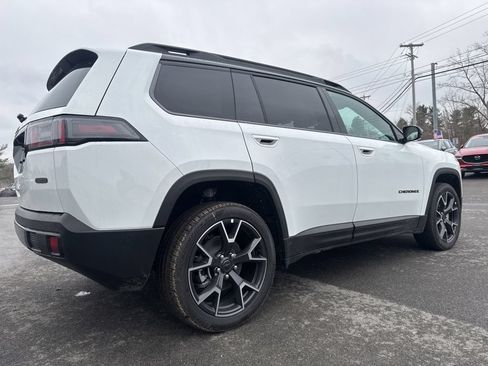 Used 2026 Jeep Cherokee Overland w/ Trailer Tow Group AWD/4WD image 3
