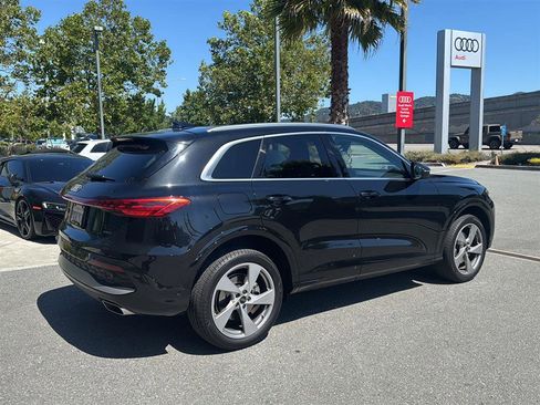 Used 2025 Audi Q5 Premium Plus w/ Premium Plus AWD/4WD image 6