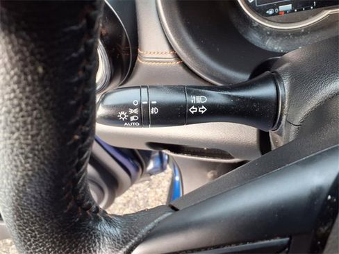 Certified 2020 Nissan Kicks SR image 9