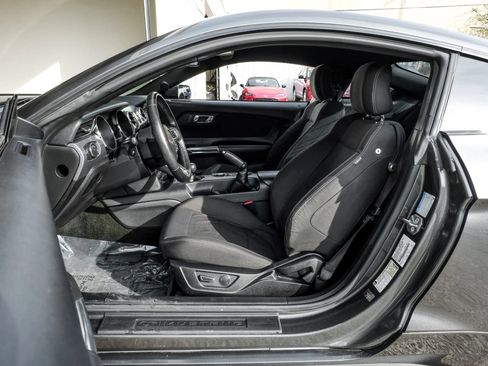 Used 2017 Ford Mustang GT w/ GT Performance Package image 3