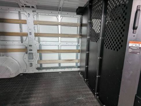 Used 2025 RAM ProMaster 2500 w/ U-Haul Equipment Group FWD image 17
