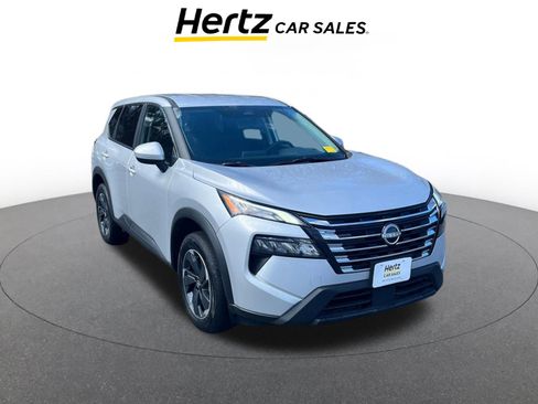 Used 2025 Nissan Rogue SV image 1