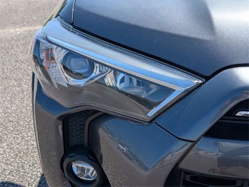 Used 2021 Toyota 4Runner SR5 Premium image 16