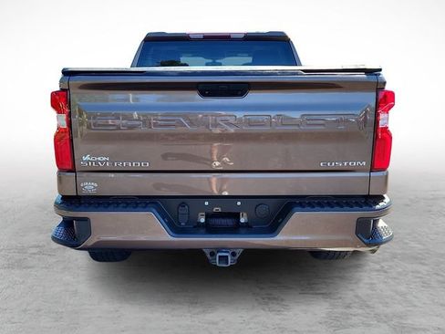 Used 2019 Chevrolet Silverado 1500 Custom w/ Custom Value Package AWD/4WD image 5