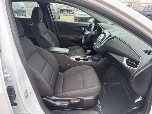 Used 2024 Chevrolet Malibu LT image 44