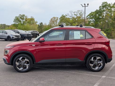 Used 2021 Hyundai Venue SEL w/ Premium Package image 6