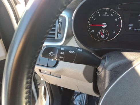 Used 2020 Kia Sorento LX w/ LX I4 Convenience Package image 18