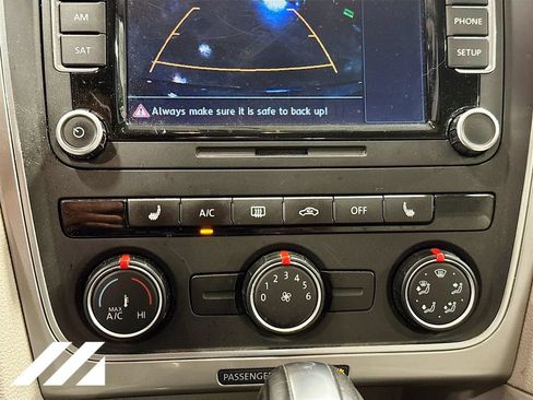 Used 2015 Volkswagen Passat 1.8T Limited Edition FWD image 15