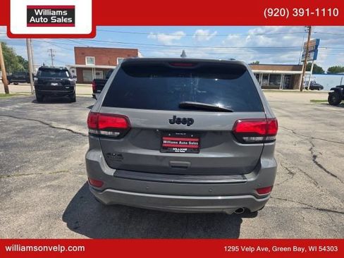 Used 2019 Jeep Grand Cherokee Altitude AWD/4WD image 5