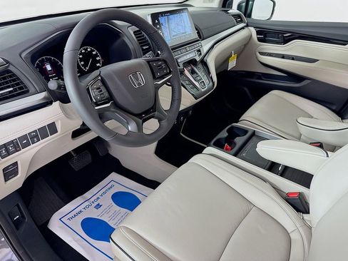 New 2026 Honda Odyssey Touring image 10