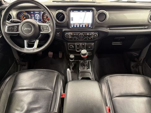 Used 2019 Jeep Wrangler Unlimited Sahara AWD/4WD image 15