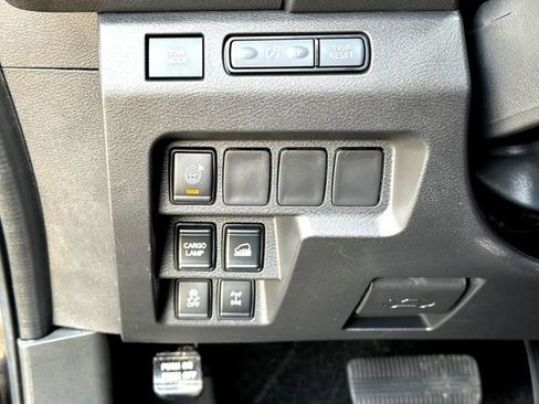 Used 2025 Nissan Frontier PRO-4X AWD/4WD image 15