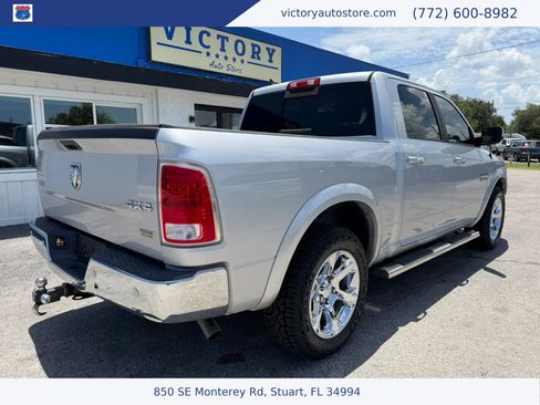 Used 2018 RAM 1500 Laramie w/ Convenience Group AWD/4WD image 3