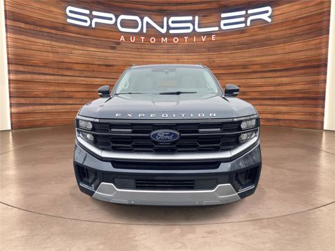 New 2026 Ford Expedition Platinum w/ Platinum Ultimate Package image 9