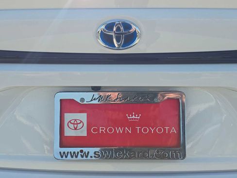 Certified 2025 Toyota Corolla SE w/ SE Premium Package FWD image 15