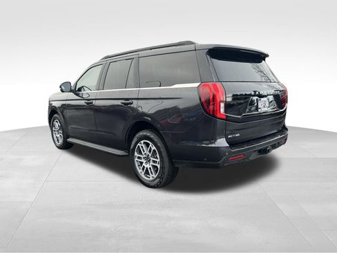 Used 2025 Ford Expedition Active image 8
