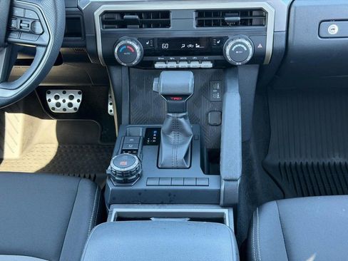 Used 2025 Toyota Tacoma TRD Sport AWD/4WD image 16