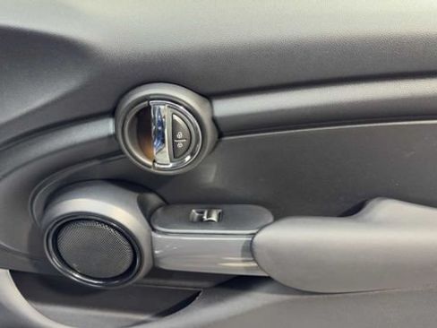 Used 2015 MINI Cooper 4-Door Hardtop FWD image 12