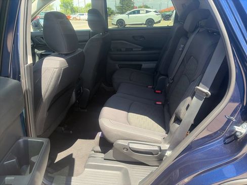 Used 2024 Nissan Pathfinder SV FWD image 20