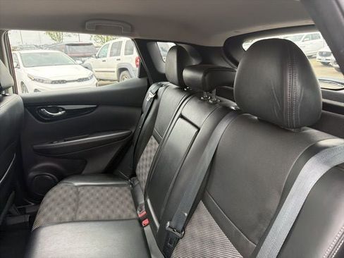 Used 2022 Nissan Rogue Sport SV w/ Technology Package AWD/4WD image 28