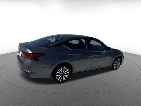 Used 2026 Nissan Altima 2.5 SV FWD image 15