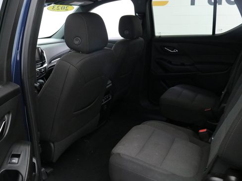 Used 2023 Chevrolet Traverse LT image 25