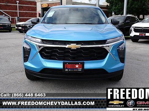 New 2026 Chevrolet Trax LS image 2