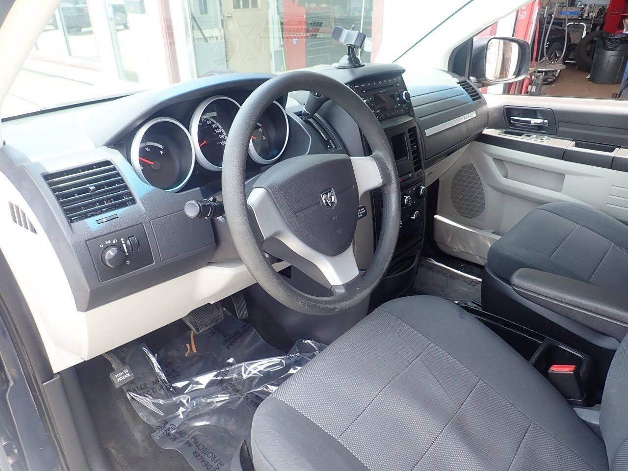 Used 2008 Dodge Grand Caravan SE FWD image 8