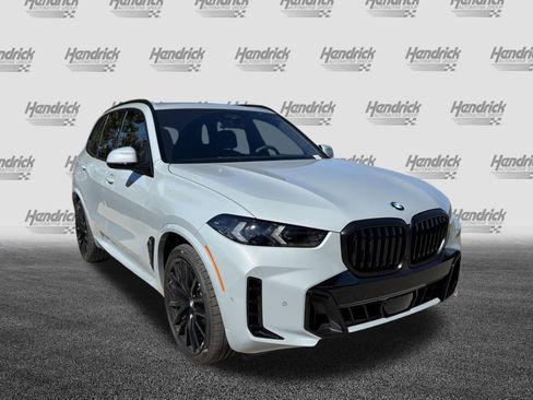 Used 2026 BMW X5 xDrive40i w/ M Sport Package image 2