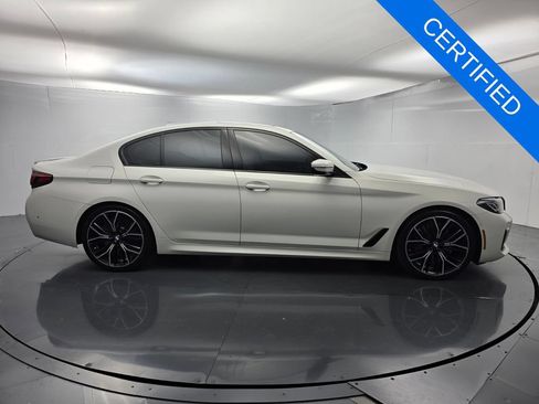 Used 2023 BMW 540i w/ M Sport Package RWD image 3