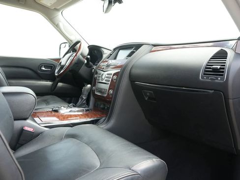 Used 2019 INFINITI QX80 Luxe w/ All-Season Package image 19