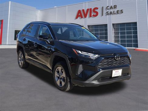 Used 2025 Toyota RAV4 XLE image 9
