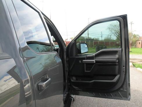 Used 2018 Ford F150 XLT w/ Equipment Group 302A Luxury image 15