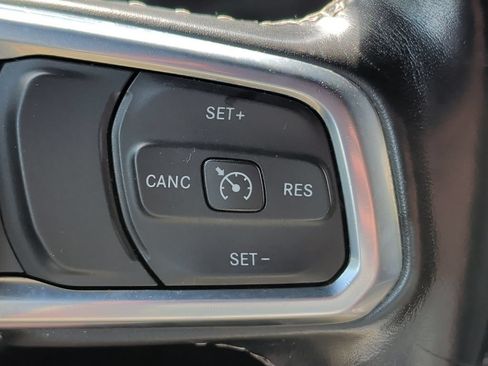 Used 2021 Jeep Wrangler Unlimited Sahara AWD/4WD image 13