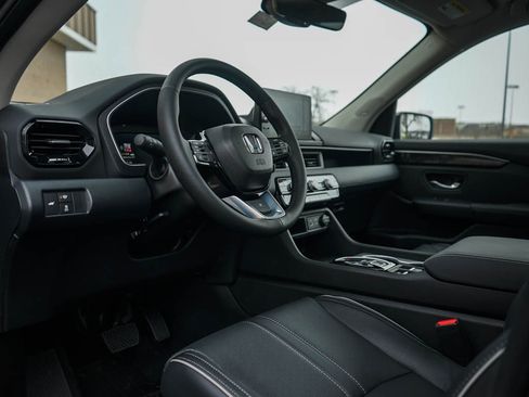 New 2025 Honda Pilot Elite image 18
