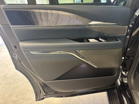 New 2025 Cadillac Escalade IQ Sport 2 w/ LPO, ONYX Package image 32