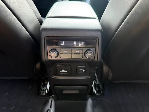 Used 2019 GMC Acadia SLT w/ LPO, Floor Liner Package AWD/4WD image 15