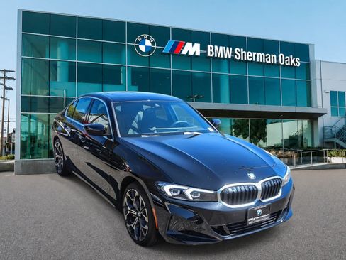 Used 2026 BMW 330i Sedan w/ Convenience Package RWD image 3