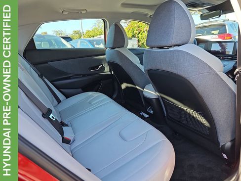 Certified 2025 Hyundai Elantra Limited image 11