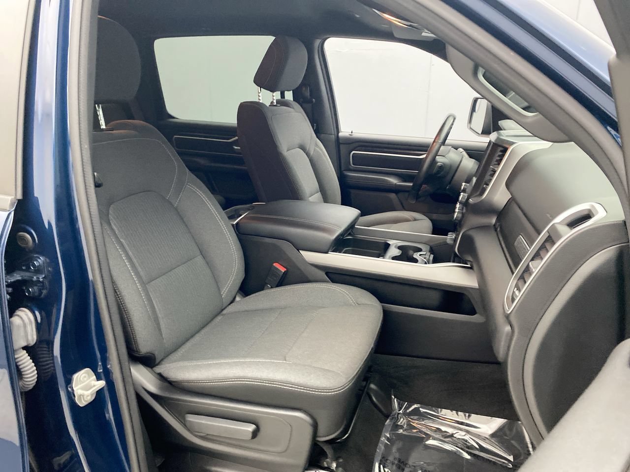 Used 2023 RAM 1500 Big Horn AWD/4WD image 23