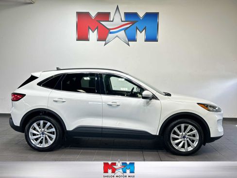 Used 2022 Ford Escape Titanium w/ Titanium Elite Package AWD/4WD image 1