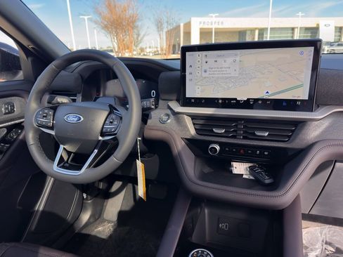 New 2026 Ford Explorer Platinum image 5
